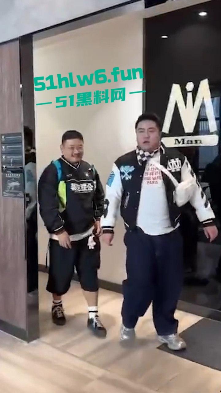 网红博主探访gay圈基佬,花8000体验爆肏膘肥体圆熊版男gay,着实死gay恶心人。-3