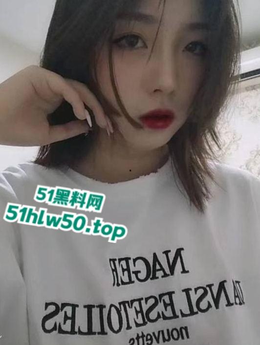 长春性奴母狗【辉夜姬】微胖中的极品尤物，千人斩人间肉便器，炮机狗笼喝尿蜡烛封逼相当炸裂！-12