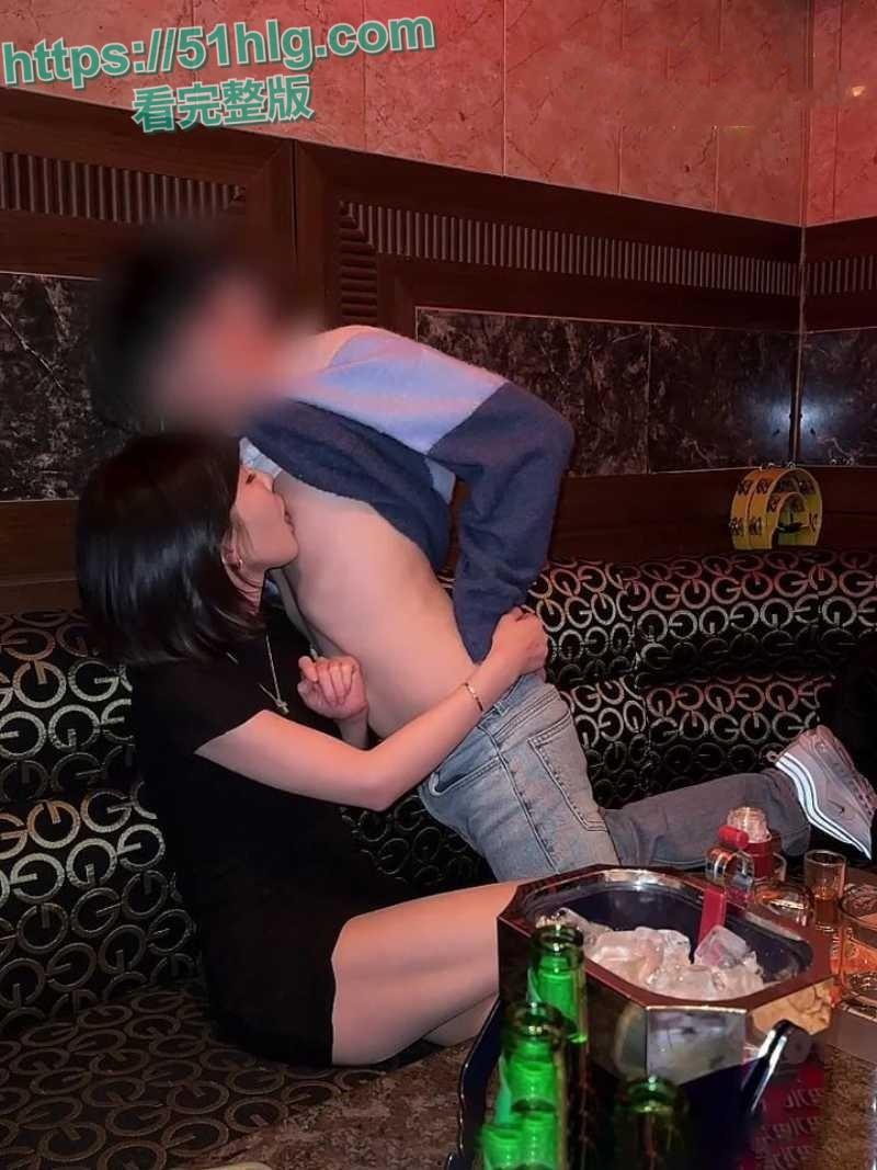 韩国财阀名媛【韩善月】KTV狂欢派对！火辣少妇被后入内射，极致淫乱的现场让人咋舌-8