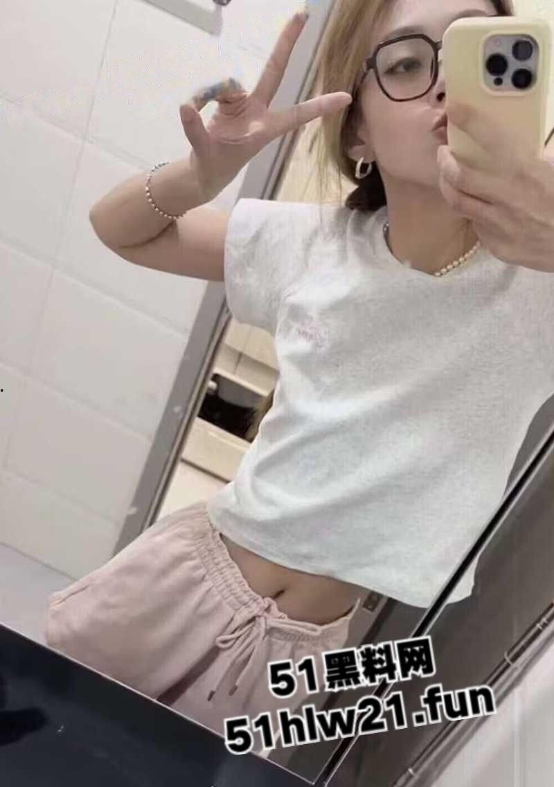 广州职业学院【赵慧】极品反差眼镜妹,身材纤细修长酒店被男友暴力后入,完美蜜桃臀真是太诱人了。-5