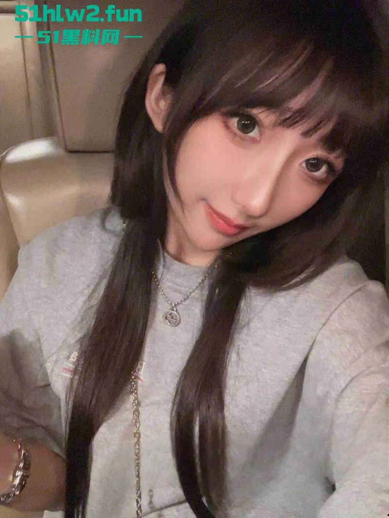 上海某国企职工【张舒涵】傍上公司上司想上位,还参与玩多人被男友发现后果断曝光!-6