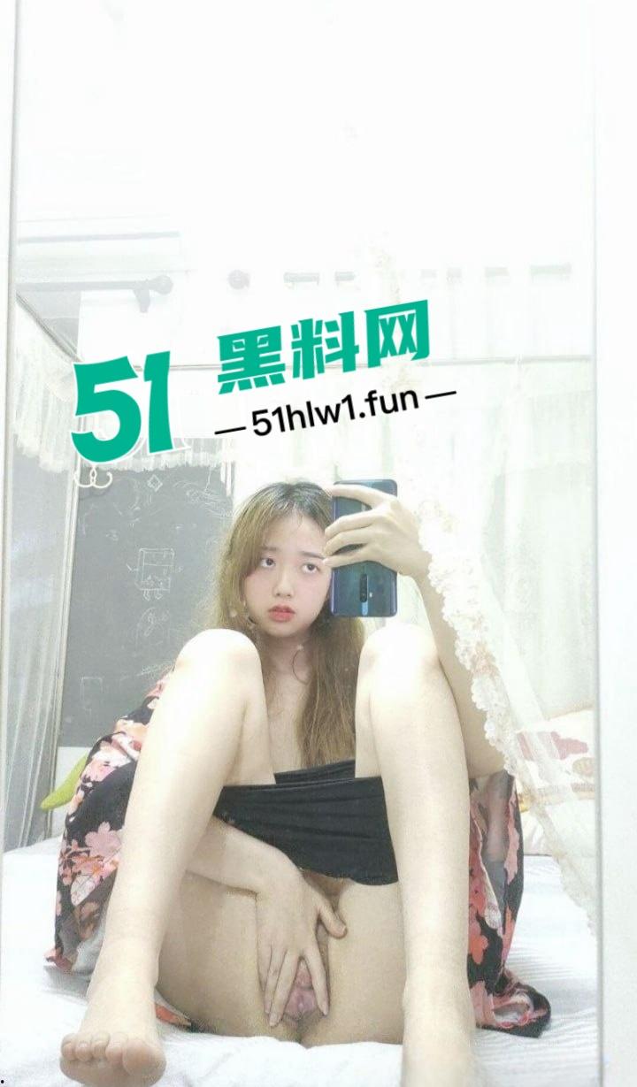 B站长腿御姐【又基】下海裸播超美身材一览无遗，极品八字奶白虎粉穴在线索精，私密付费骚拍独家流出。-5