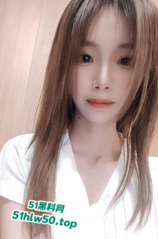 大连长腿嫩妹【乔珊珊】19岁的性感学生妹,网上约炮放飞自我被炮友渣男曝光!-5