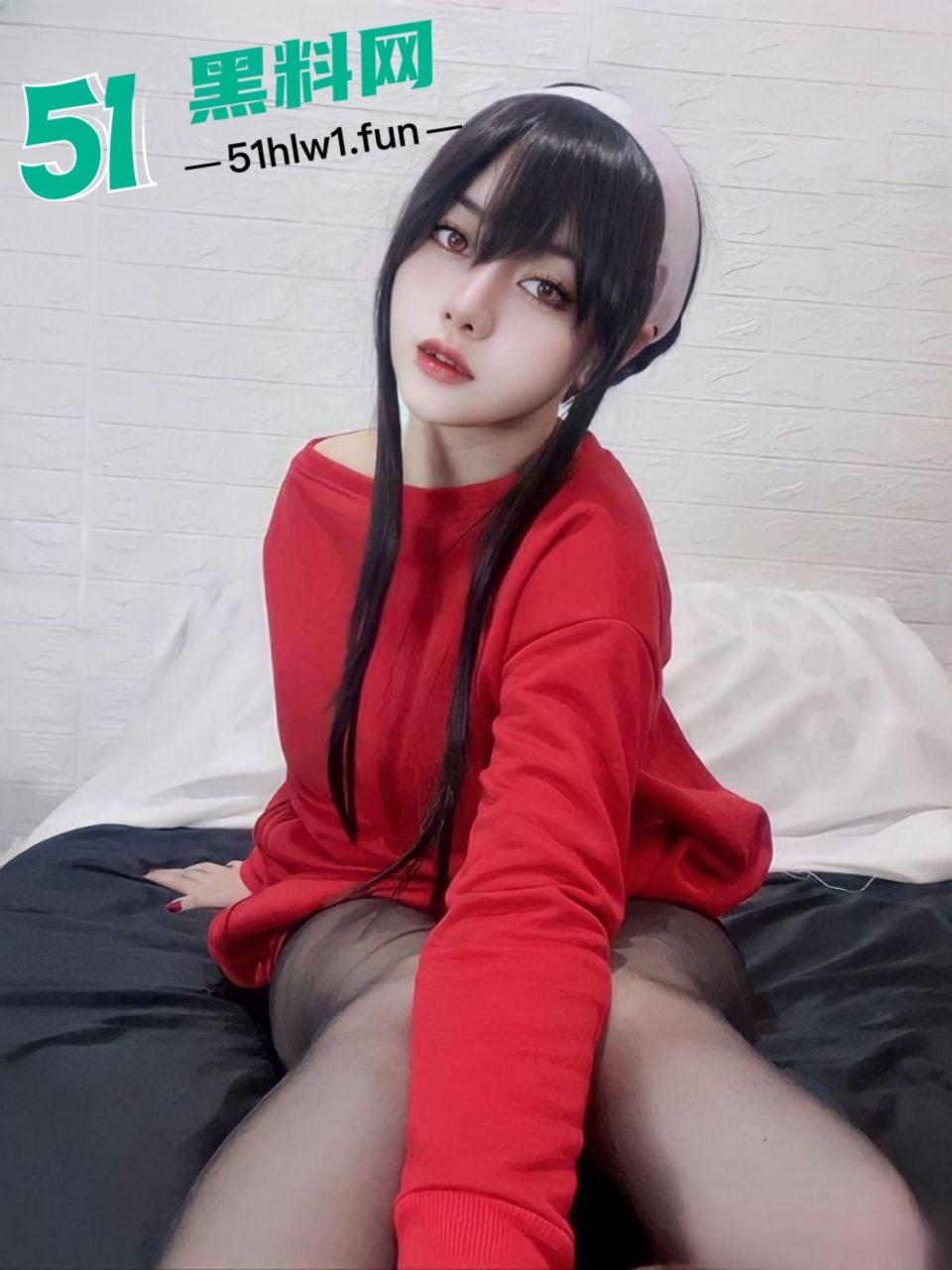 大奶高颜值少女穿性感黑丝透明红内衣,搔首弄姿揉奶玩穴道具爆插一线天嫩鲍淫叫声超好听。-1