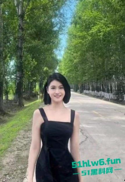 辽宁传媒学院女神【郭奕函】被男友带着玩3P 各种情趣诱惑满足男友性癖爱好分手后遭曝光。-6