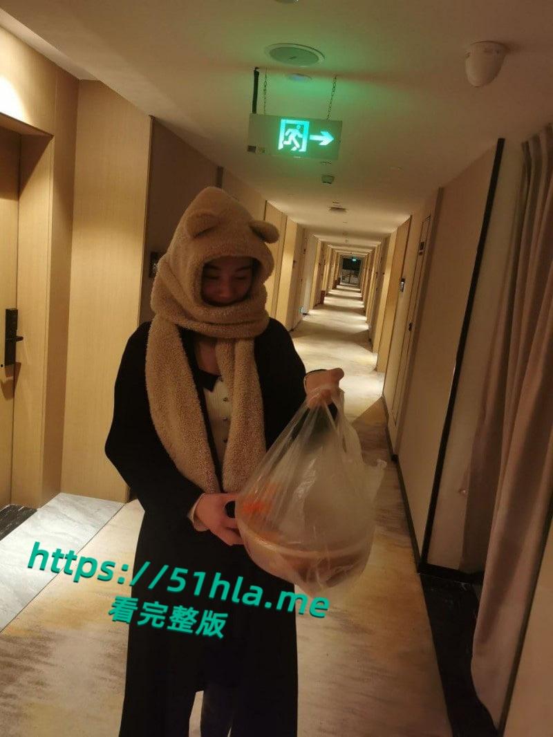 浙江宁波旅游规划师【姚敏】婚后瞒着老公四处卖逼,酒店被金主调教暴操爽到失禁喷尿!-2