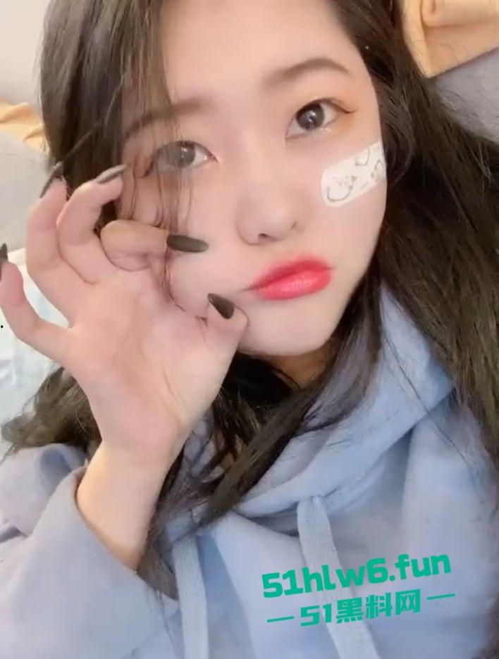 童颜巨乳网红【优妹】可爱颜值大眼妹，小穴敏感嫩穴诱人 私人定制自慰视频流出。-5