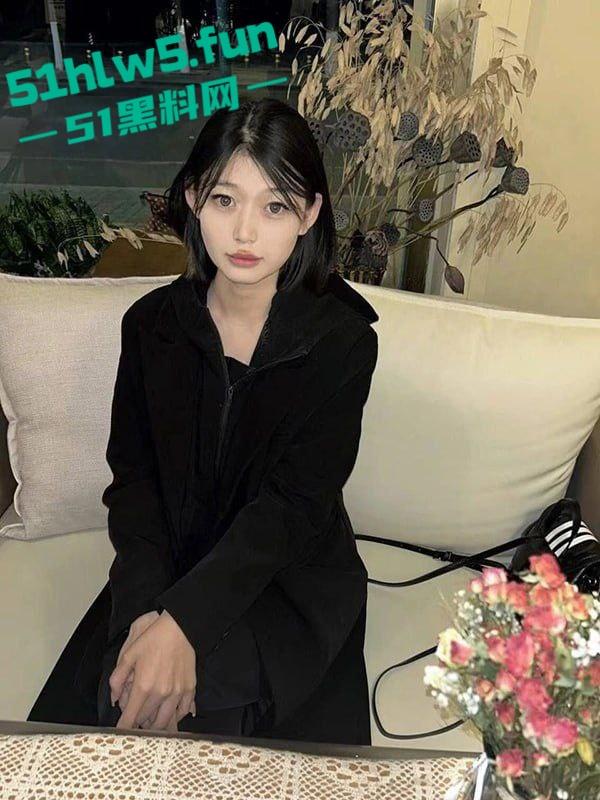 高颜值00后小妹【马莹莹】表面嫩妹私下母狗，背着男友出轨偷情脚踏多条船被男友发现，愤怒将视频曝光。-10