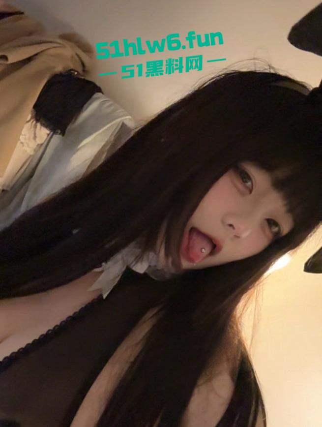 四川绵阳19岁大奶母狗【黄涵妤】献身金主受网调，人美啵大不惧羞涩怼脸出镜只为刺激！-1