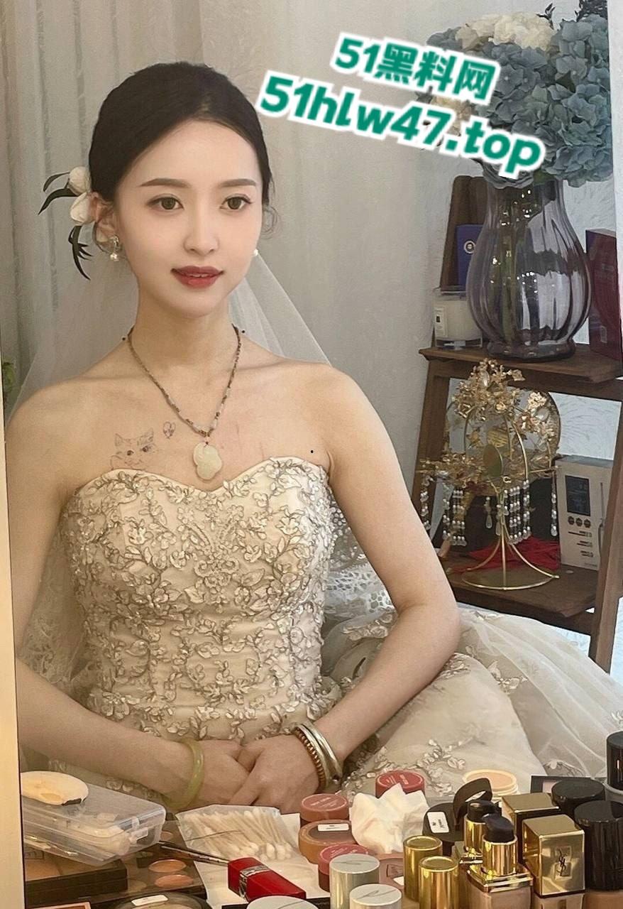 瓜友曝光性感骚妻,浙江杭州骚母狗【苏小雪】幼师骚逼,喜欢颜射吞精勾引学生家长被其老公发现曝光。-5