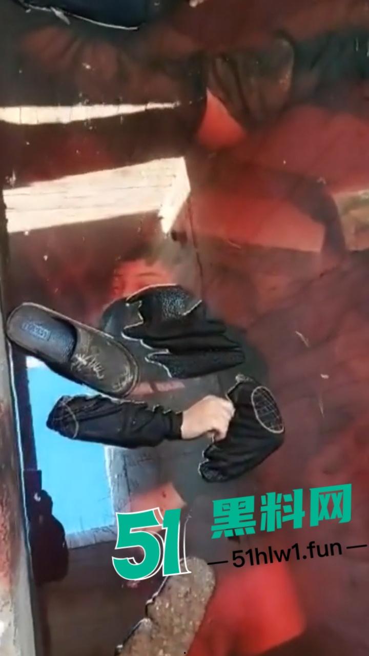 【血腥恐怖慎点】叙利亚惨烈现状沙姆解放组织,在当地肆意杀人视百姓如牛马,人民生活堪比地狱抛尸现场被曝光。-2