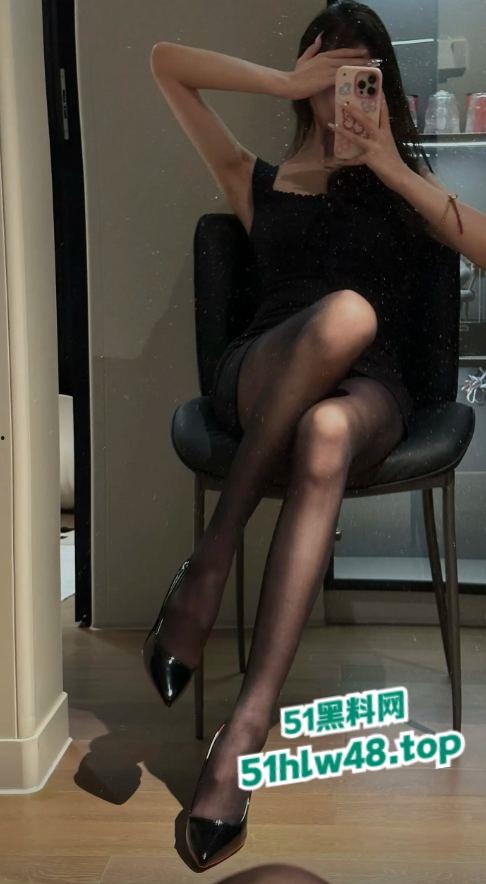 极品巨乳御姐【翁雨澄】最新视图露出,母狗的灵魂被金主捆绑各种SM虐待。-1