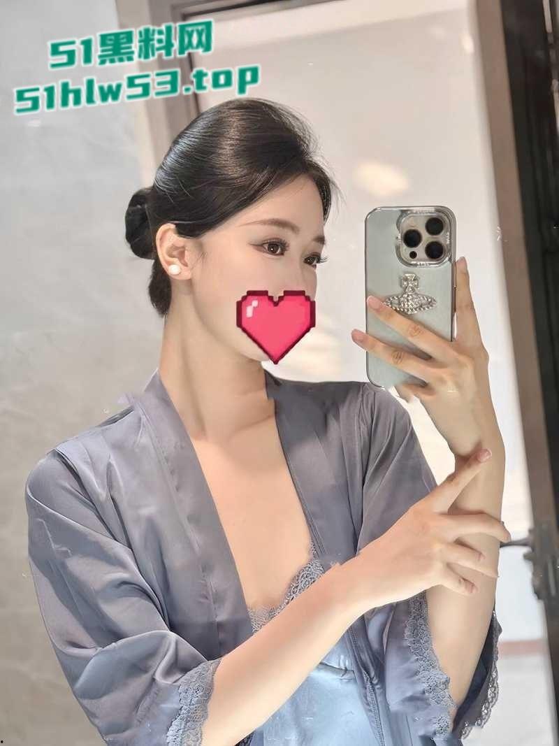 海南航空【阮姐】飞机高空狐狸尾肛塞自慰,落地与富二代激情车震,按头疯狂口交暴力撕开丝袜打桩爆操!-2