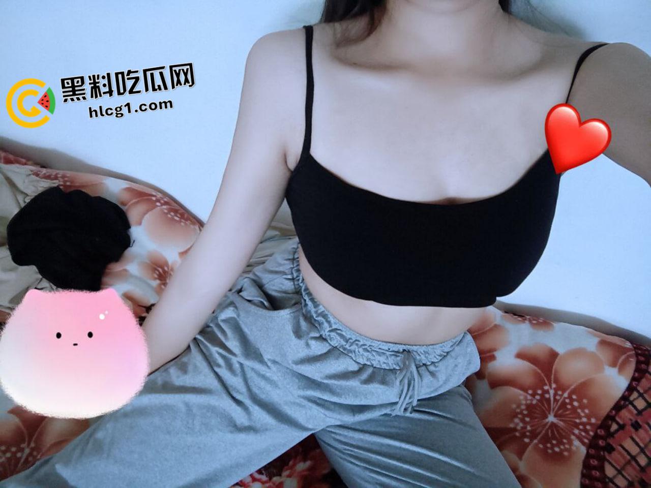 瓜友投稿!四川成都西北中学高三【李忠梅】渣女海王欺骗感情 风骚漏奶勾引 多平台账号实锤曝光-4