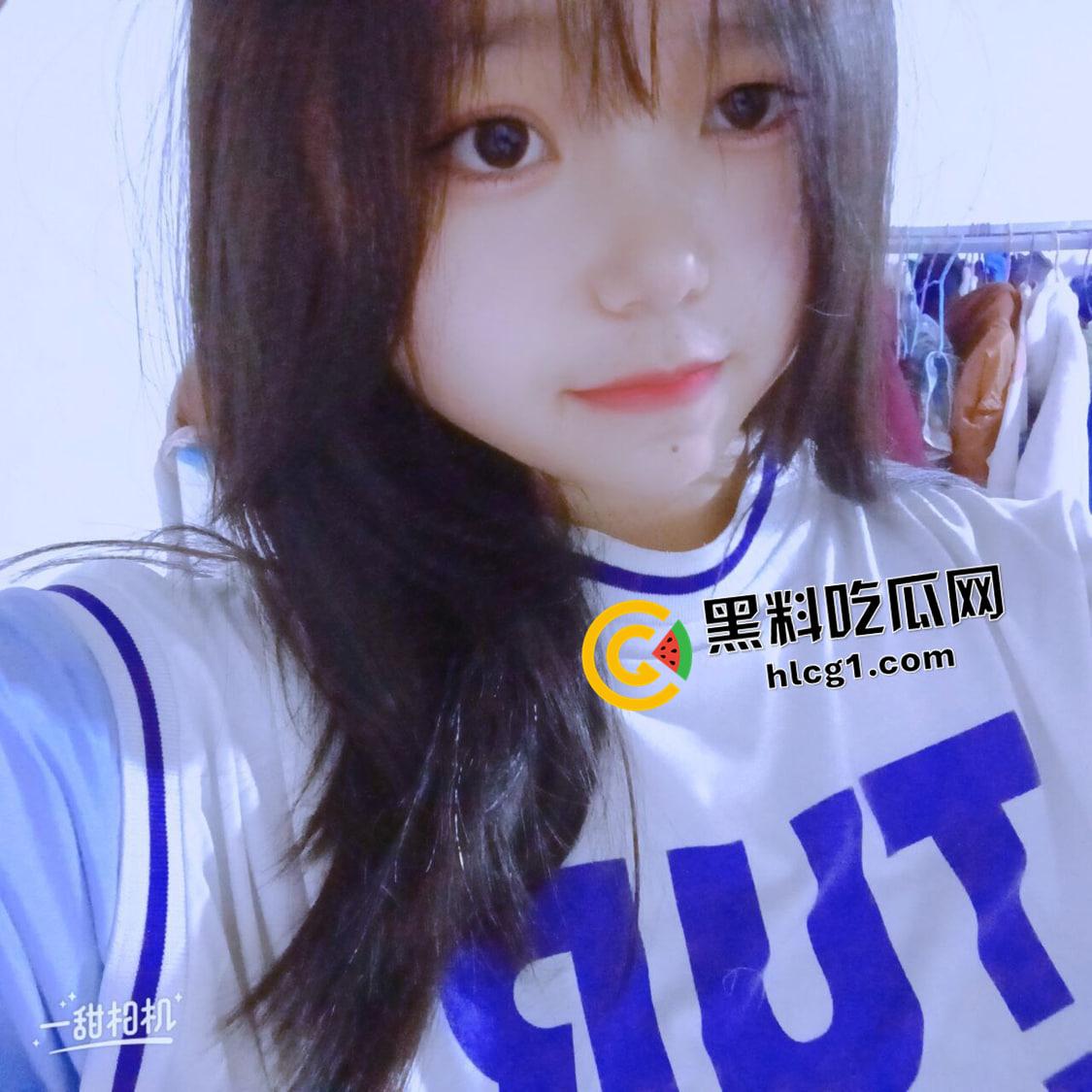 瓜友投稿!四川成都西北中学高三【李忠梅】渣女海王欺骗感情 风骚漏奶勾引 多平台账号实锤曝光-5