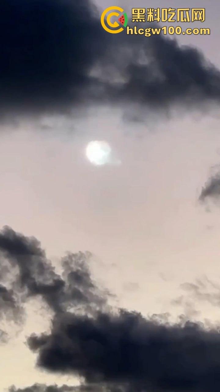 马斯克创造史上最贵世纪大烟花 星舰第七次升天又玩完!一级回收 二级脱轨空中解体屌炸天!-2