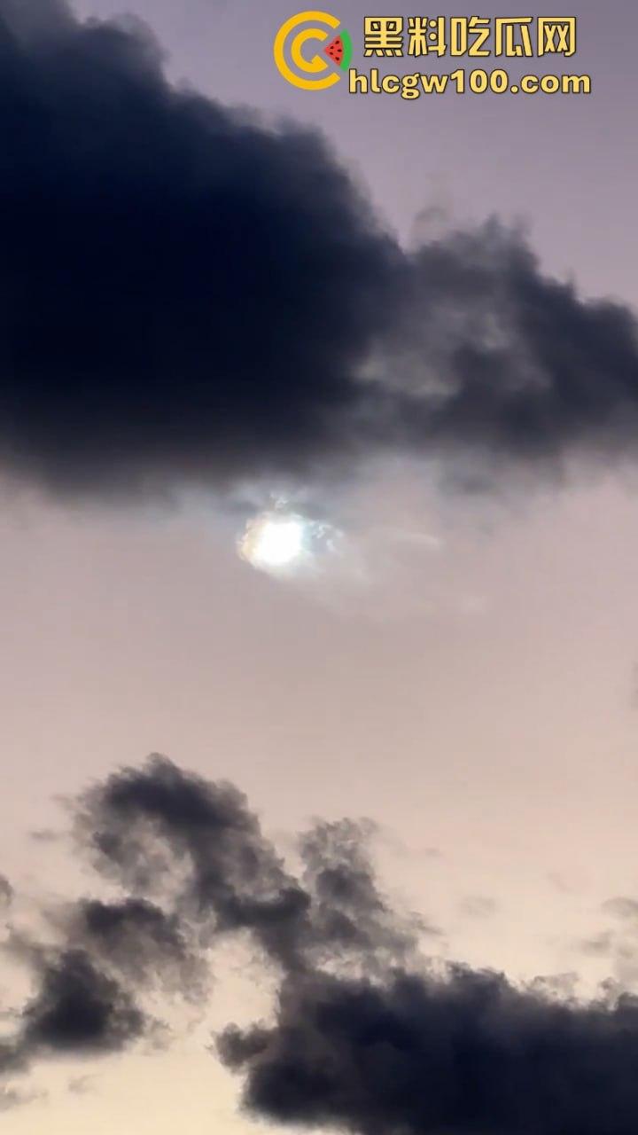 马斯克创造史上最贵世纪大烟花 星舰第七次升天又玩完!一级回收 二级脱轨空中解体屌炸天!-6