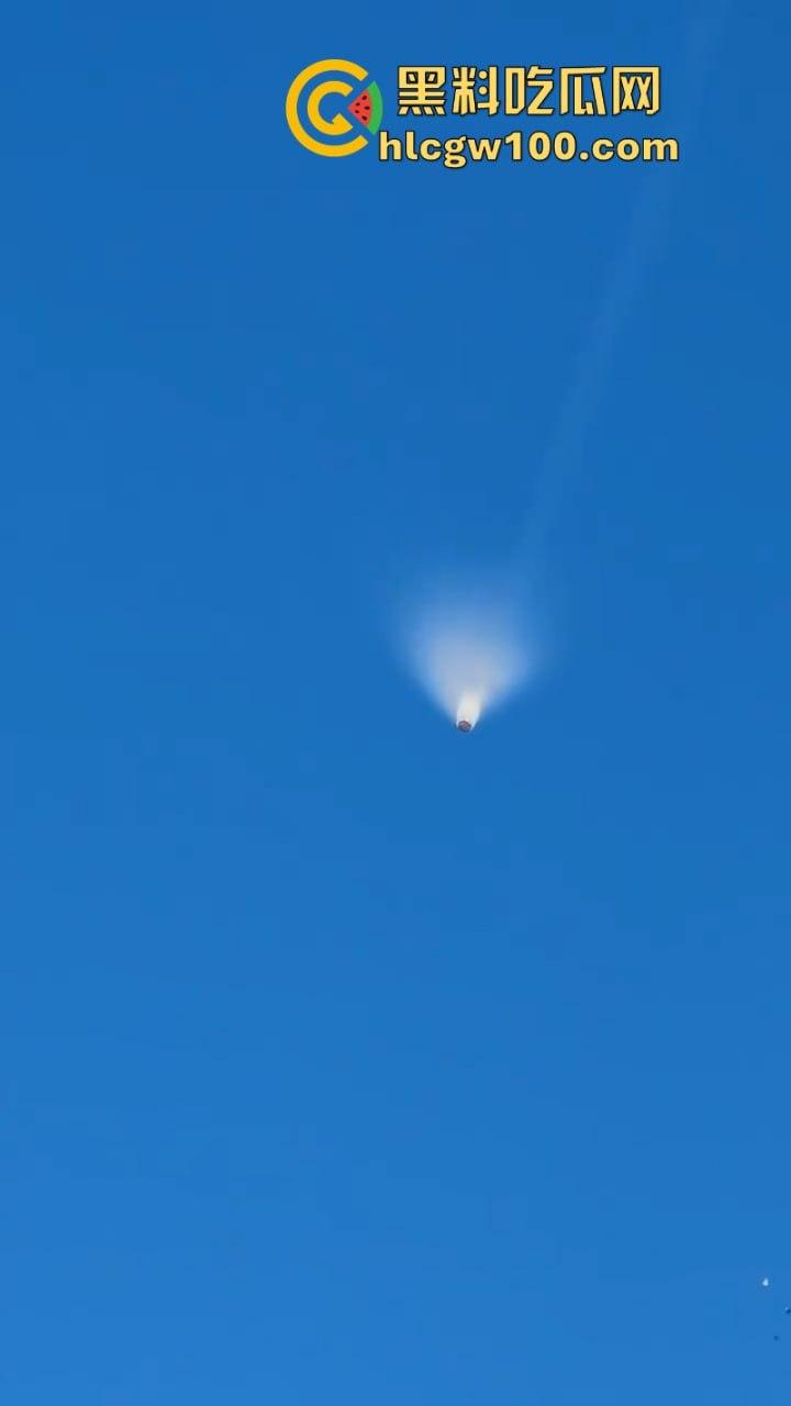 马斯克创造史上最贵世纪大烟花 星舰第七次升天又玩完!一级回收 二级脱轨空中解体屌炸天!-9