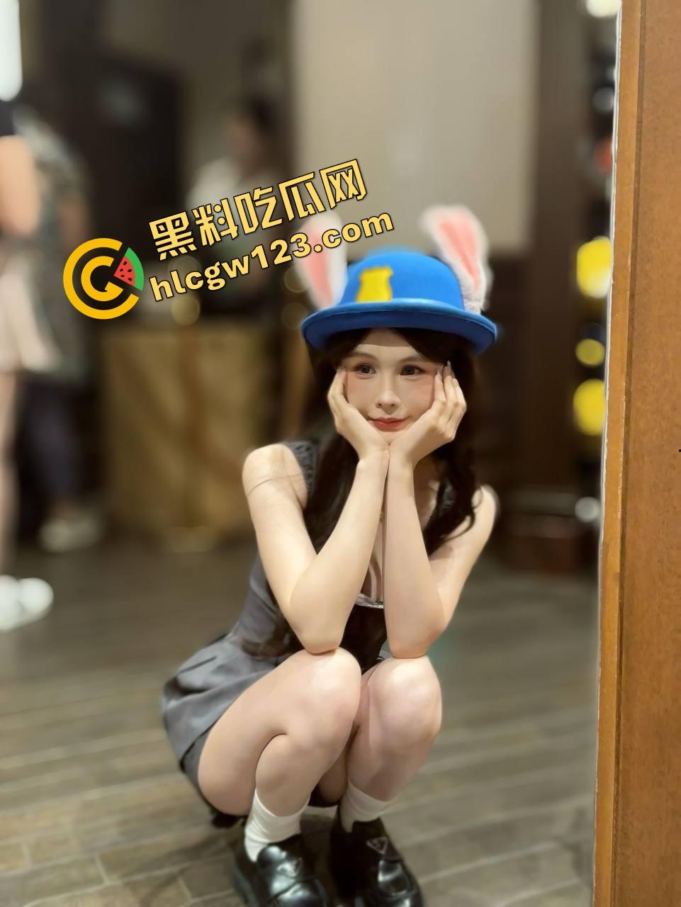 广东狗总独家爆料,大奶炮友随叫随到,屁股说看就看,凳子上观音坐莲把人坐穿,谁不羡慕谁是孙子!-6