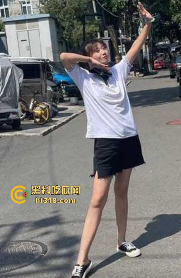 海角乱伦,超刺激父女乱伦,趁父亲睡觉脱光钻入,激情吃鸡后自动骑乘猛插, 太刺激了!-1