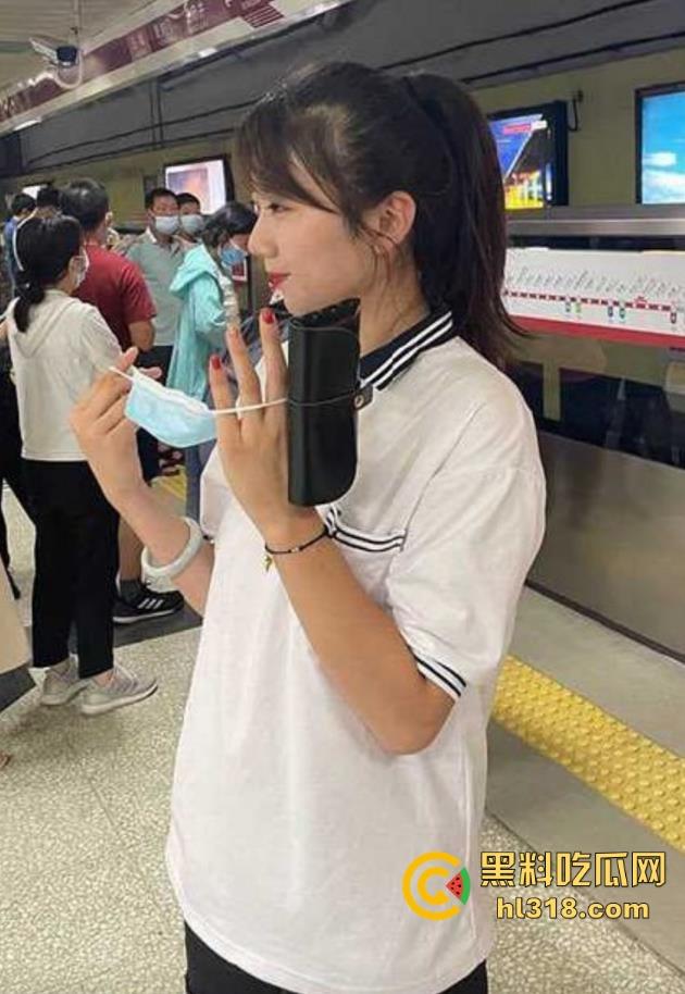 海角乱伦,超刺激父女乱伦,趁父亲睡觉脱光钻入,激情吃鸡后自动骑乘猛插, 太刺激了!-2