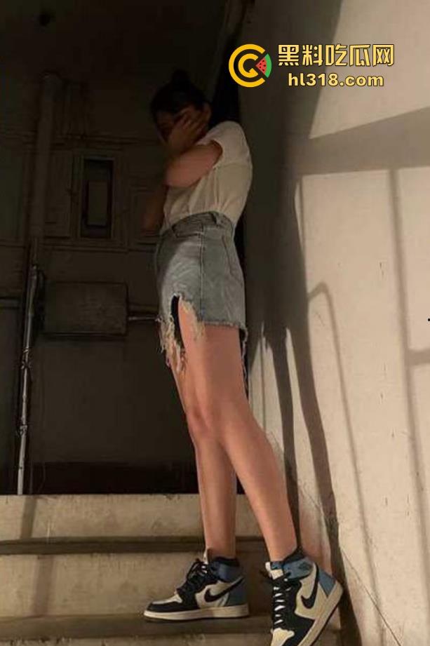 海角乱伦,超刺激父女乱伦,趁父亲睡觉脱光钻入,激情吃鸡后自动骑乘猛插, 太刺激了!-3