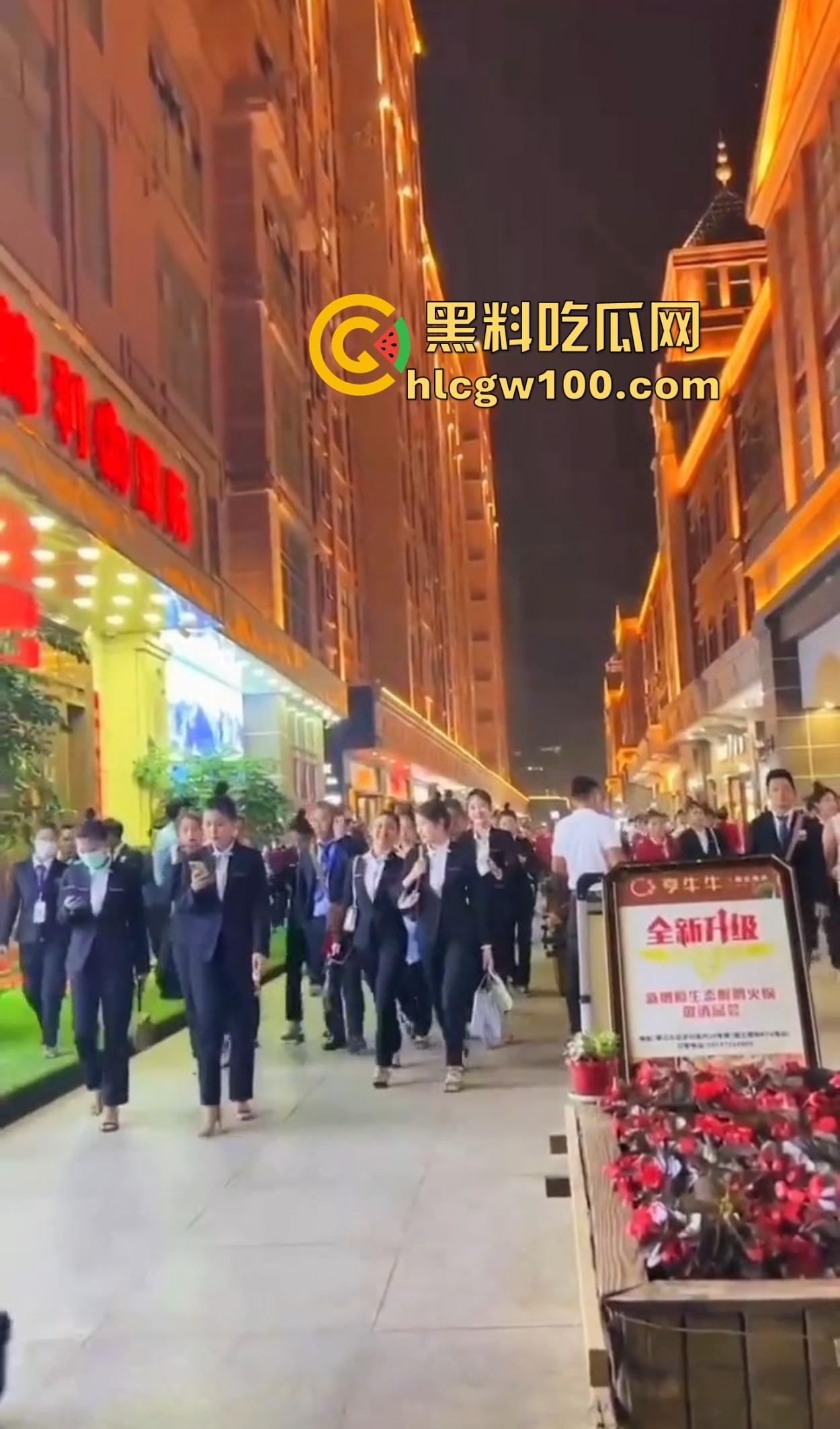 缅甸小姐姐的日常曝光,下班后颜值在线可甜可辣,生活不仅是开火车,瓜友速来当评委,看看缅甸妹子美到几分!-9