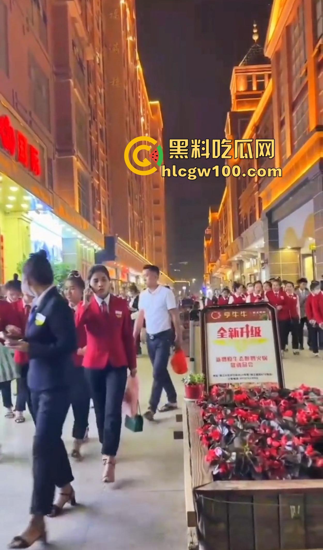 缅甸小姐姐的日常曝光,下班后颜值在线可甜可辣,生活不仅是开火车,瓜友速来当评委,看看缅甸妹子美到几分!-11