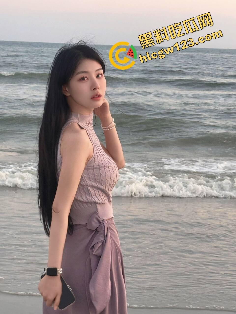 差点一炮断后,武汉39岁小区少妇吞云吐雾夹屌三连,老哥当场爆浆,回家跪床缓半小时!-1