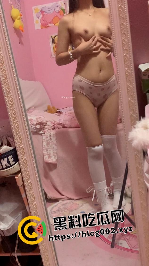 洛丽塔萝莉千元定制流出!翻白眼 嫌弃着看小穴 阿黑颜 喉咙展示让人想把整根塞进去-5