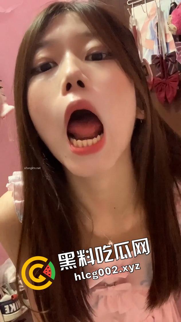 洛丽塔萝莉千元定制流出!翻白眼 嫌弃着看小穴 阿黑颜 喉咙展示让人想把整根塞进去-11