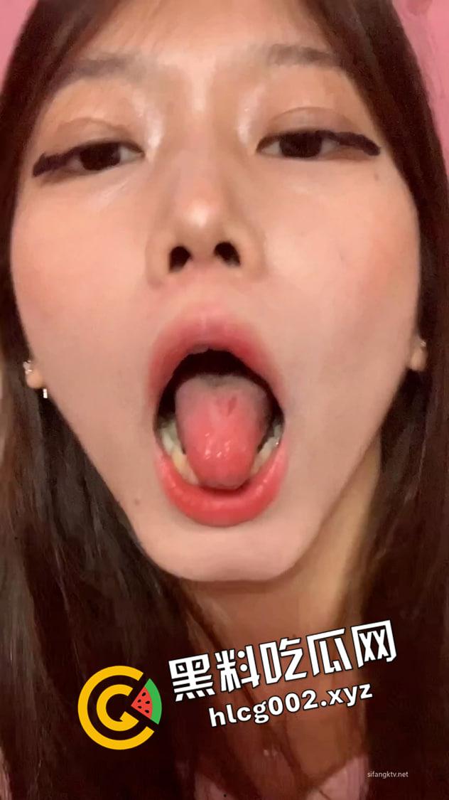 洛丽塔萝莉千元定制流出!翻白眼 嫌弃着看小穴 阿黑颜 喉咙展示让人想把整根塞进去-13