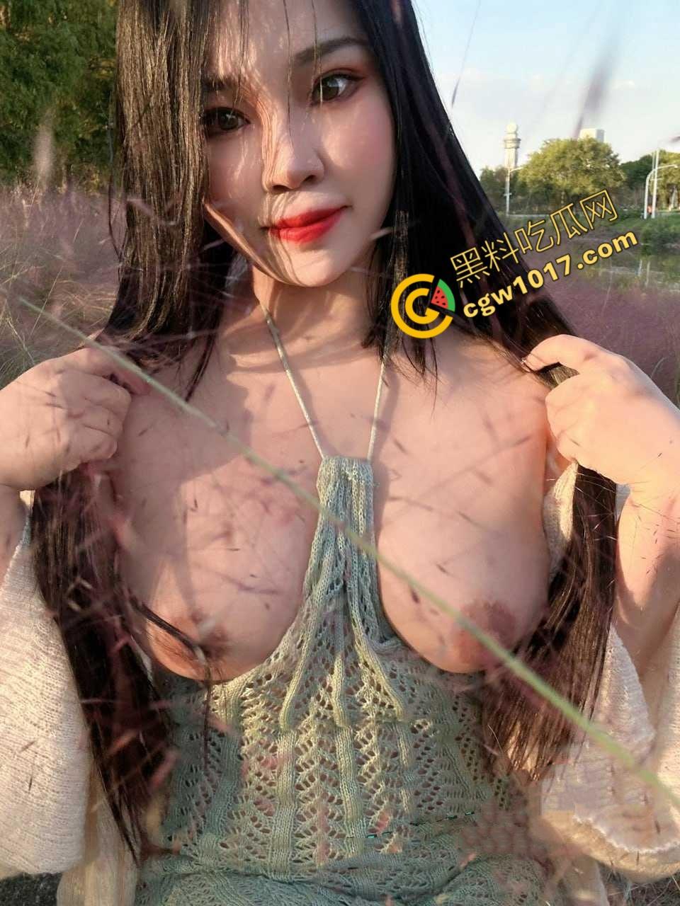 湖南爆乳美人户外大胆露奶,火辣身材勾魂摄魄,绿帽老公疯狂拍下春光无限,骚穴淫声连连,男人看了一定哈喇子狂流!-7