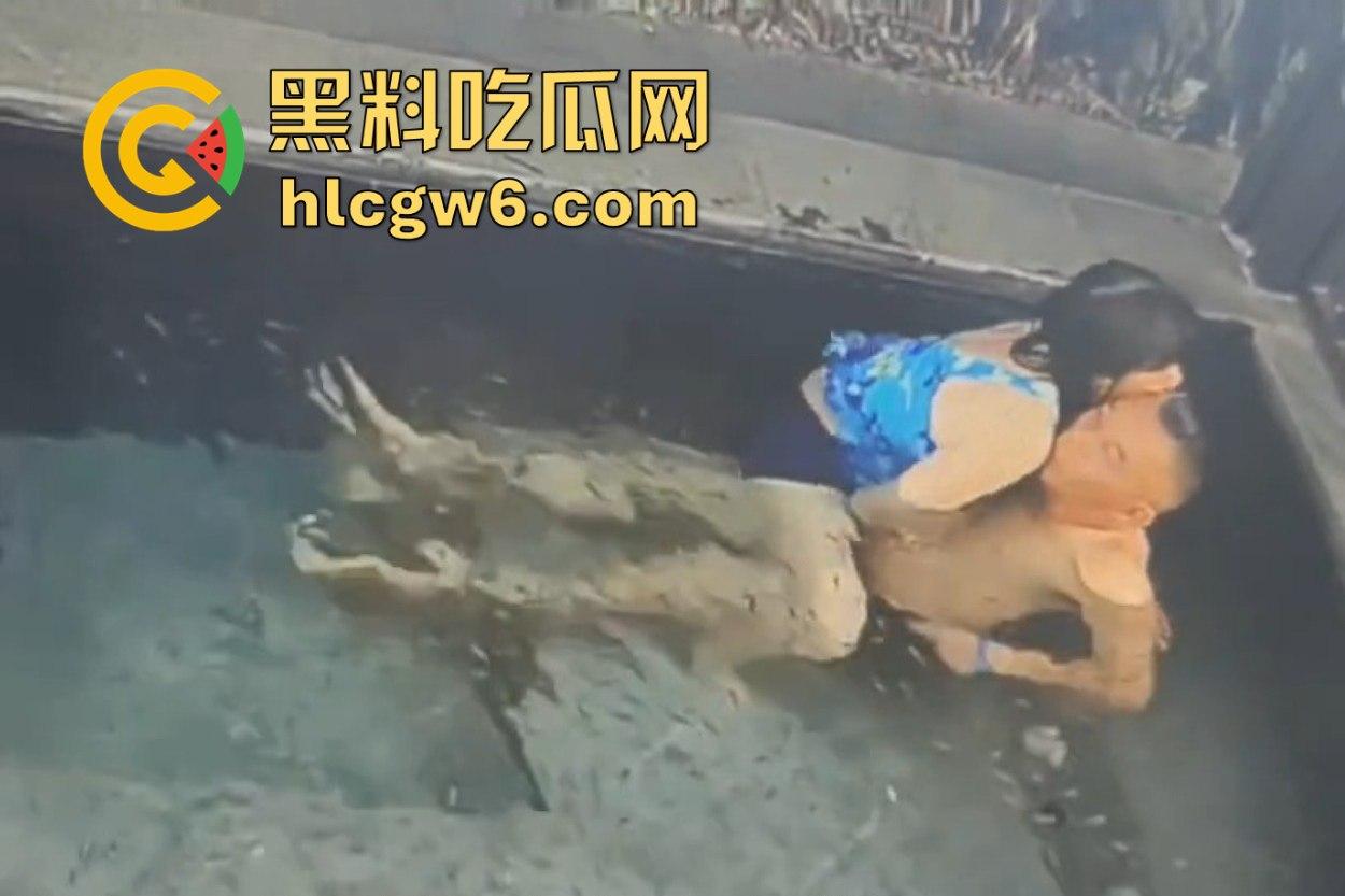 南京老骚逼真会玩 鱼疗池激情操逼玩铁锅炖 鱼被活活踩死干死满池漂着小鱼尸体 工作人员当场骂娘!-8