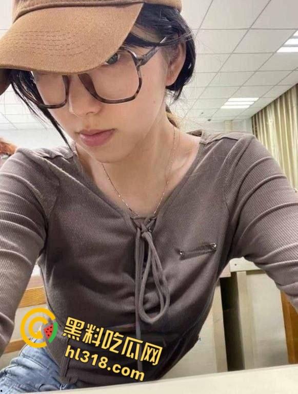 健身小伙约炮极品校花,高质量嫩妹大片,白皙美乳护士装,厌世脸露脸足交,各种姿势爆操骚逼 !-1