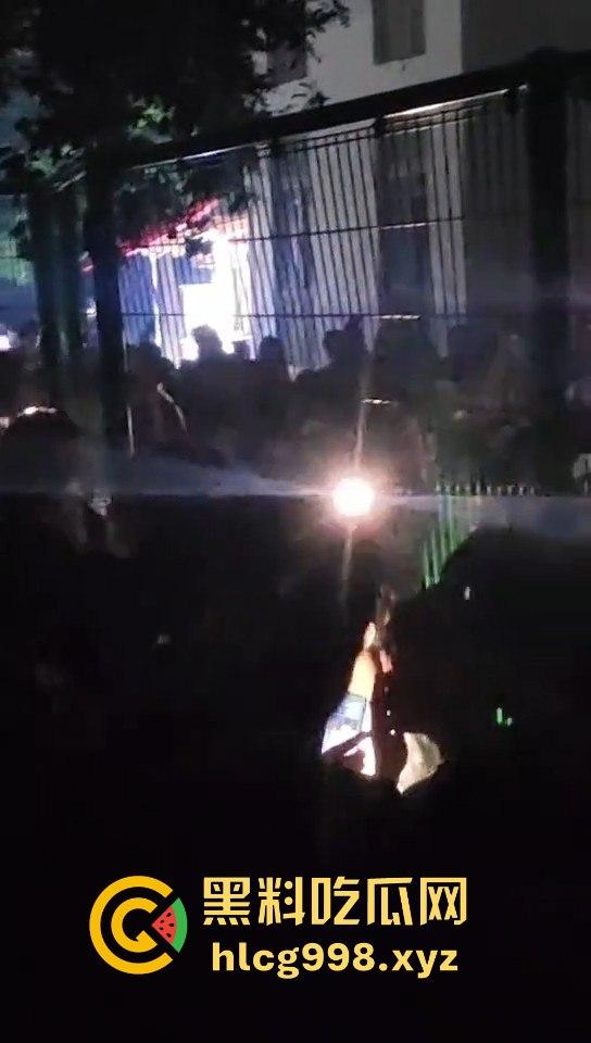 河南郑州黄河科技学院!女主用男友VIP卡狂开房,六年感情养了别人的母狗!-6