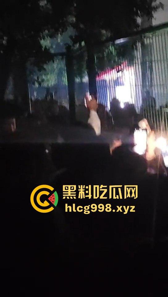 河南郑州黄河科技学院!女主用男友VIP卡狂开房,六年感情养了别人的母狗!-10