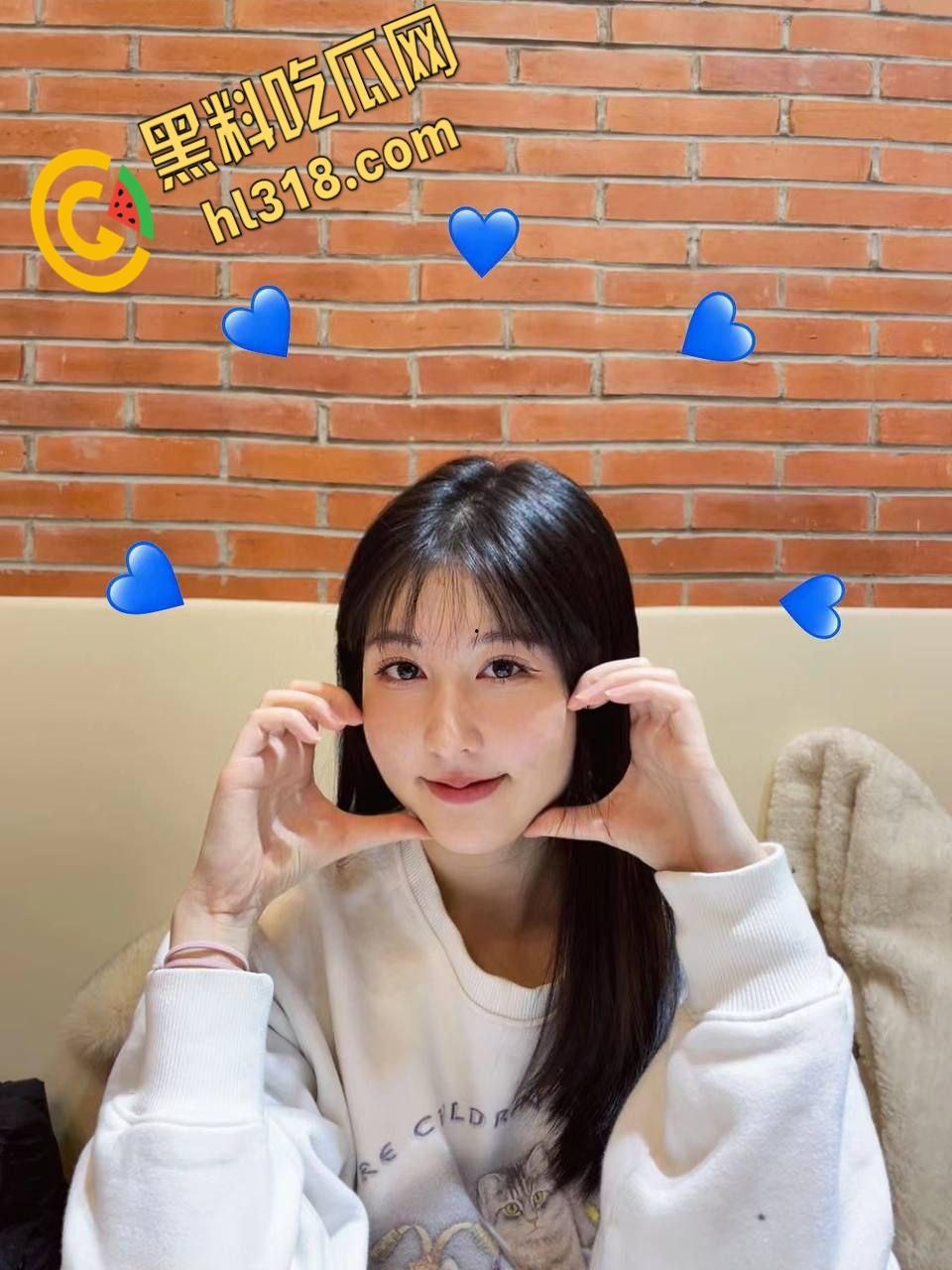 天津音乐学院表演系【徐天甜】,新疆妹子被包养露脸口爆,性感内裤被塞到嘴里,体操服美臀后入狂插 !-5