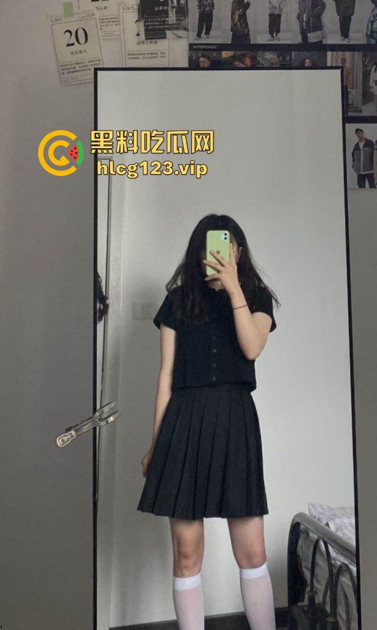 盐城师范大学校花高晓海露脸泄密!斯文眼镜男征服女神,镜前口交激情全记录!-6