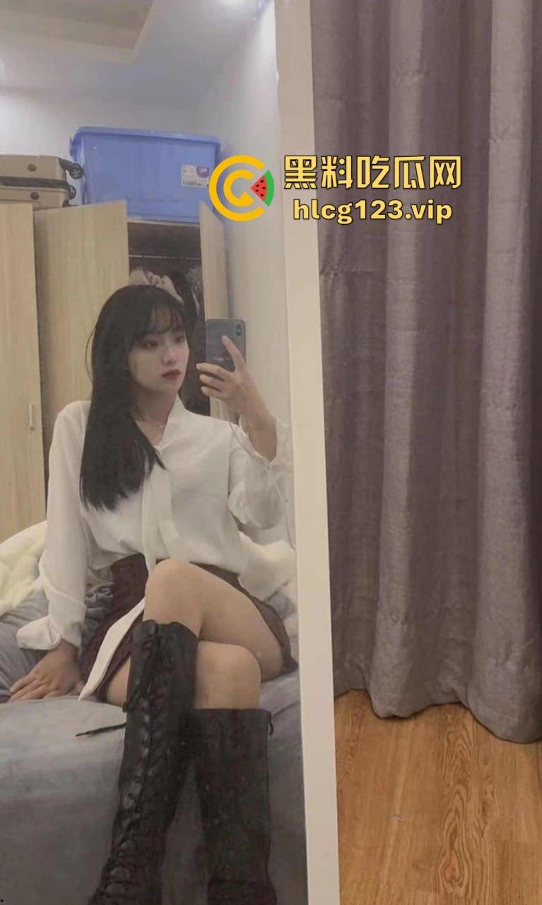 盐城师范大学校花高晓海露脸泄密!斯文眼镜男征服女神,镜前口交激情全记录!-7