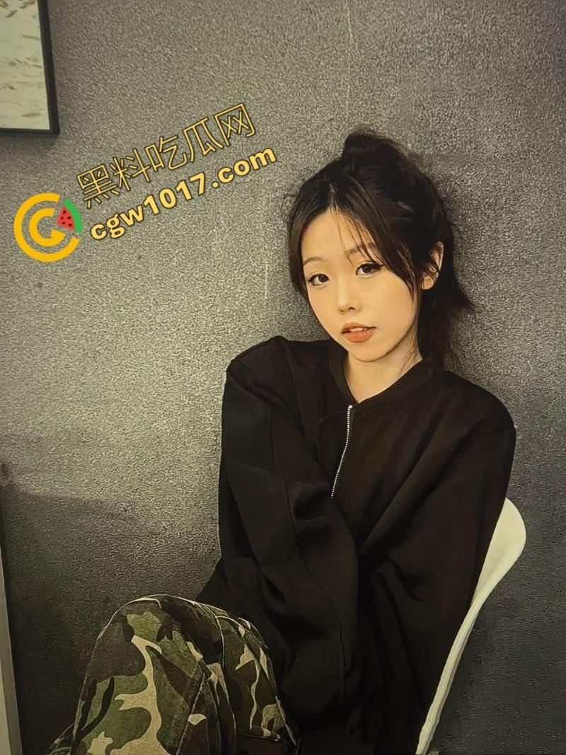 上海应用技术大学爆炸性丑闻!【王肖莉】包养艳照惊天曝光,多姿势性爱,骑乘扭腰压榨,尖叫不断!-1