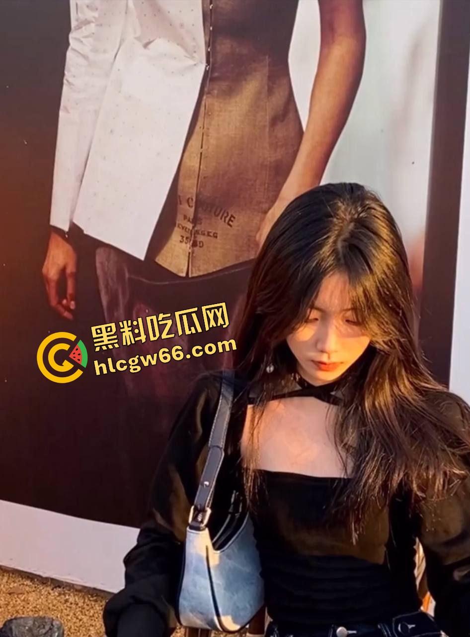 这南宁妹子真他妈骚,自己发穴勾人,约出来在商场卫生间口爆,还问想不想我在马桶上坐着给你舔?-4