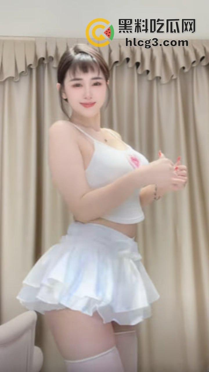 抖音极品美女网红『鱼鱼』万元裸聊定制视频震撼流出!高颜值御姐尺度大突破,脸穴同框疯狂自慰曝光!-4