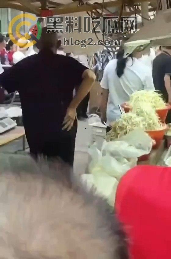 辽宁沈阳天山路亚明市场灭门惨案！争夺摊位引发血案，女儿帮忙卖菜竟成牺牲品！-10