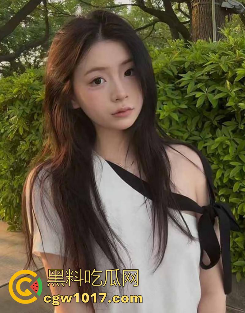 湖北荆州夜店母狗【黄媛媛】,身材性感颜值清纯,刚认识两天背着男友约炮,在酒店疯狂做爱,吃鸡技术堪称一流!-1