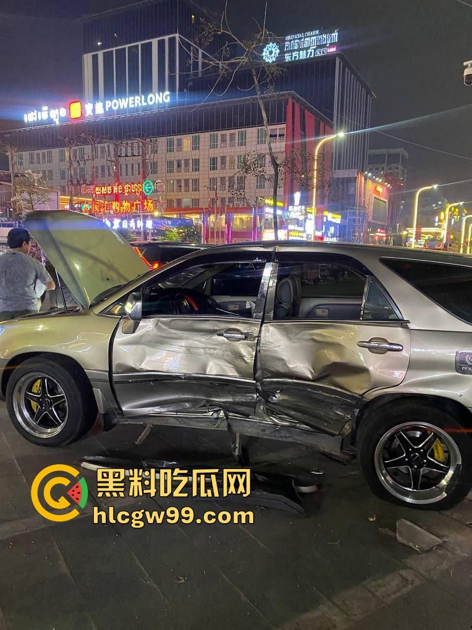 西港飙车肇事变车手逃亡,中国男子被外卖军团围堵暴揍 ,一边挨打一边喊骚瑞!-12