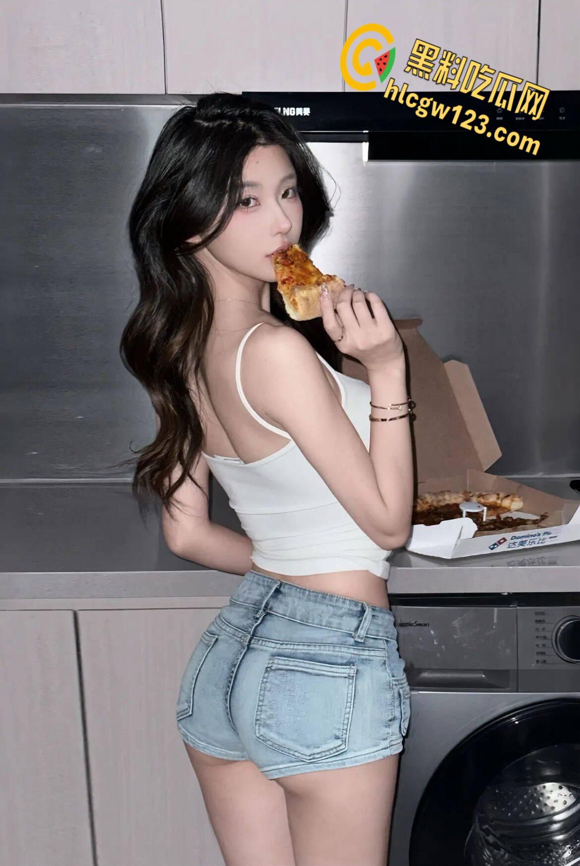 网红御姐【Yuzi章芸芸】,含龙根的技术一流,还要颜射简直是个十足的母狗 !-2