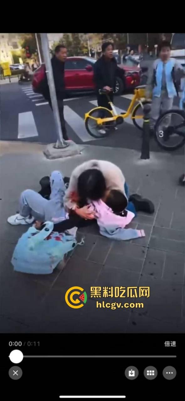 没人性!北京海淀区男子当街砍人报复社会 专挑孩子下手 现场血腥惨烈视频曝光-7