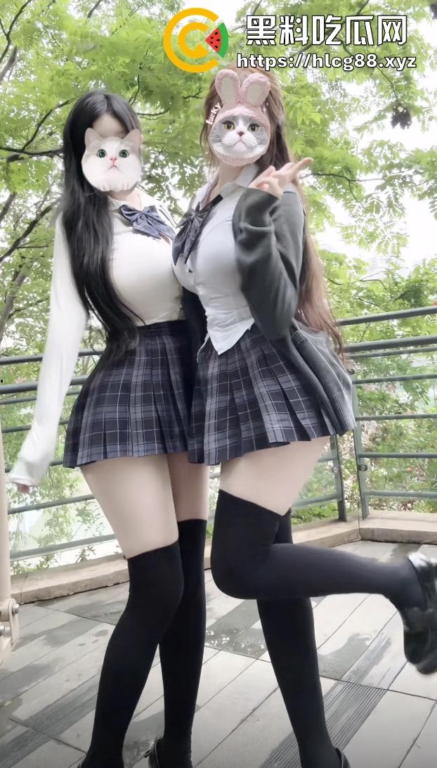 抖音『羊咩咩』童颜巨奶桃臀骚炸天,卖逼视频气疯榜一大哥,他怒甩她丁字裤被操烂的证据!-13