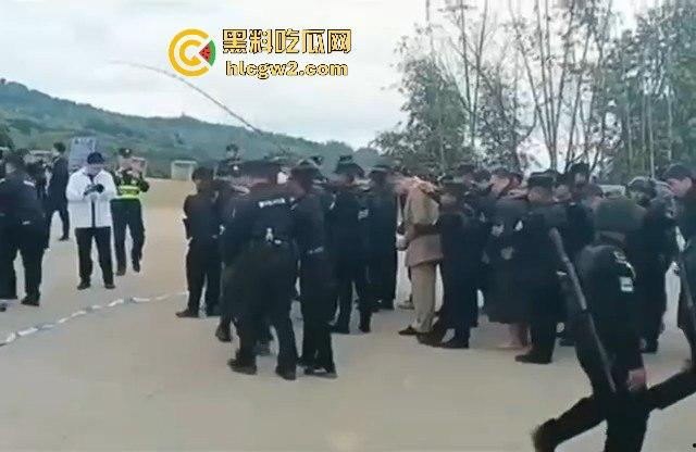 佤邦大动作当阳园区被一锅端 七百余人押解至永和口岸移交东大 场面堪比大片!-10